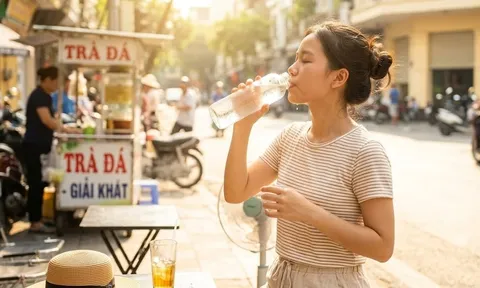 Nắng nóng uống nhiều nước: Cẩn thận "ngộ độc" mà bạn không hề hay biết!