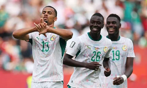 Senegal hủy diệt Iraq để thắp sáng hy vọng tại World Cup
