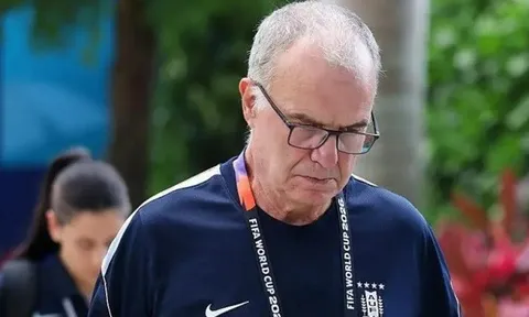 Bielsa tự nhận là con số không tại tuyển Uruguay