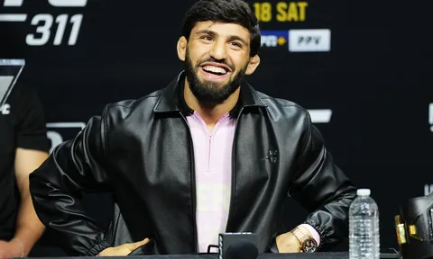 Daniel Cormier khẳng định Arman Tsarukyan là cái tên duy nhất xứng đáng tranh đai hạng nhẹ UFC