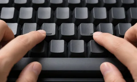 Vì sao bàn phím F và J thường có gờ nổi?
