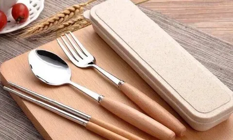 Trong bữa cơm dùng thìa, đũa hay nĩa mới là tốt nhất? Đáp án khiến nhiều người bất ngờ, loại hay dùng chưa hẳn đã tốt