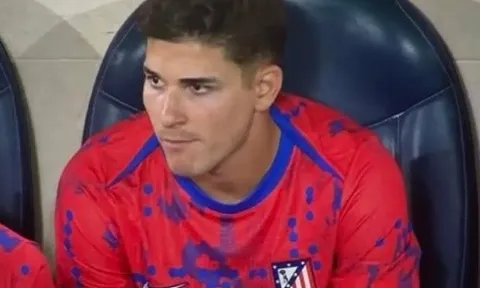 Atletico cự tuyệt Barca vụ Alvarez