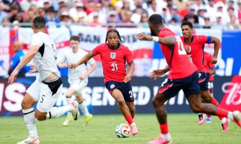 Sẽ không có chuyện Liverpool bán Ngumoha cho Bayern?