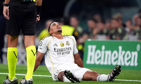 Canh bạc Alexander-Arnold đang khiến Tuchel gặp khó