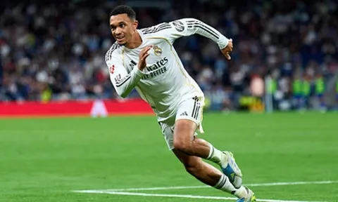 Valencia giục MU chiêu mộ Trent Alexander-Arnold