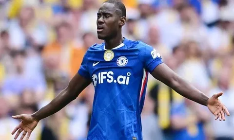 Chelsea từ chối đề nghị 27 triệu euro của Como cho Chalobah