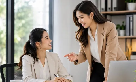 Khi bạn có người sếp "đồng bóng", đây là những tuyệt chiêu giúp dễ hòa hợp và làm việc nhẹ đầu hơn