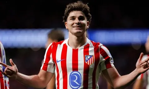 Atletico hét giá 150 triệu euro để bán Julian Alvarez cho Barca