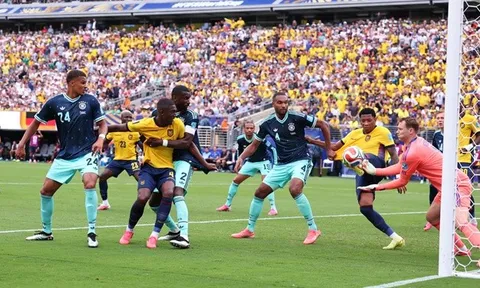 Những bóng ma World Cup 2014 đang bóp nghẹt đội tuyển Đức