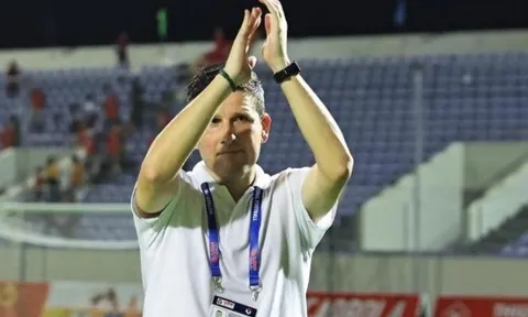 Becamex TP.HCM bổ nhiệm HLV Gerard Albadalejo