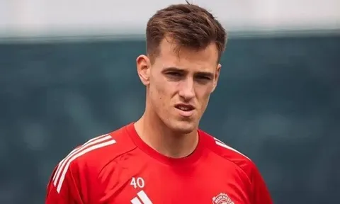MU cân nhắc bán Radek Vitek, Rangers theo dõi tình hình