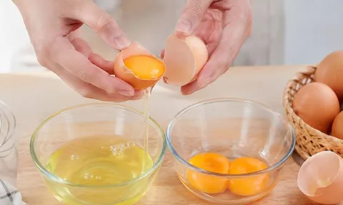Mẹo tách lòng đỏ và lòng trắng trứng đơn giản: Không cần dụng cụ cầu kỳ, ai cũng làm được