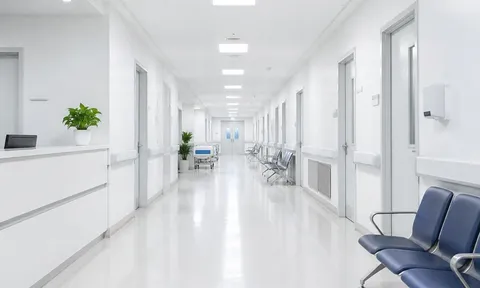 Vì sao bệnh viện thường sơn tường màu trắng? Không chỉ để sạch sẽ, còn có nhiều lý do ít người để ý