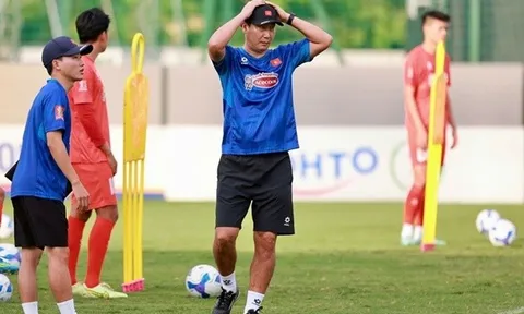 HLV Kim Sang-sik thận trọng trước biến động của các đối thủ AFF Cup
