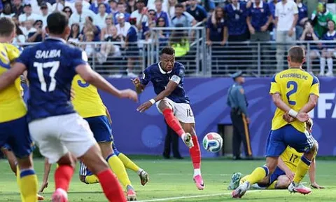 Cú đúp của Mbappe giúp Pháp đè bẹp Thụy Điển