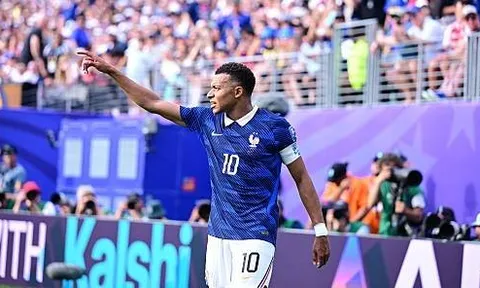 Pháp 3-0 Thụy Điển: Cú đúp cho Mbappe