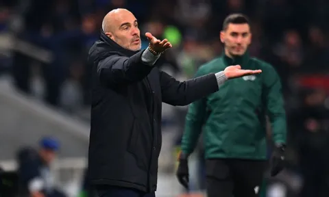Sự "đạo đức giả" của Chelsea trong màn chỉ trích nhắm vào Enzo Maresca
