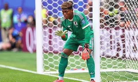 Leeds United nhắm Zion Suzuki sau kỳ World Cup ấn tượng