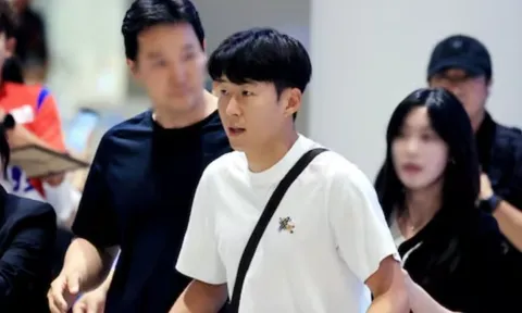Trở về Hàn Quốc, Son Heung-min được fan vây kín yêu thương