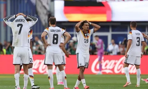 Oliver Kahn chê tuyển Đức thiếu bản lĩnh trước Paraguay