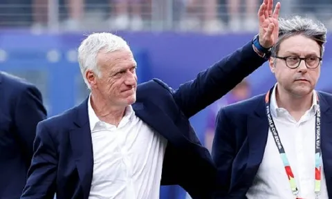 Ốc đảo bình yên của tuyển Pháp giữa World Cup hỗn loạn