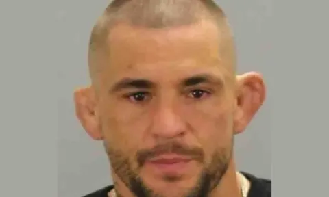 Lời khuyên đắt giá từ cựu binh Matt Brown dành cho Dustin Poirier sau cú vấp ngã thời hậu giải nghệ