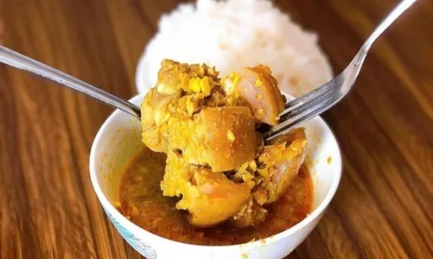 Ở Huế có một món đặc sản mang tên lạ được nhiều người yêu thích, chế biến cầu kỳ, phải biết cách ăn mới ngon