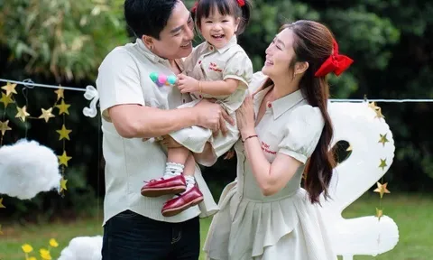 Con gái Thanh Trúc "xinh như công chúa" khi tròn 2 tuổi, khung ảnh gia đình hút hàng chục nghìn like vì quá đỗi hạnh phúc