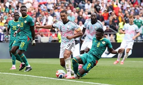 Vì sao Bỉ được hưởng phạt đền trước Senegal?
