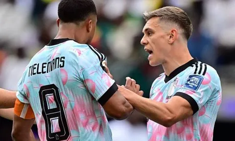 Tielemans và Trossard từ chỗ tranh cãi nảy lửa đã cùng nhau giải cứu tuyển Bỉ