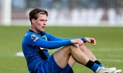 MU có dám phá vỡ nguyên tắc tài chính vì Alex Scott?