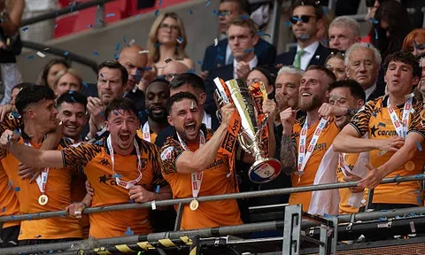 Hull City thoát án trừ điểm tại Ngoại hạng Anh