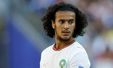 Man Utd đàm phán chiêu mộ tiền vệ Ayyoub Bouaddi