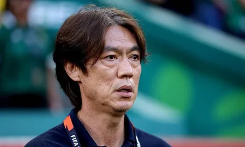 HLV Hong Myung-bo rời Hàn Quốc giữa làn sóng đe dọa