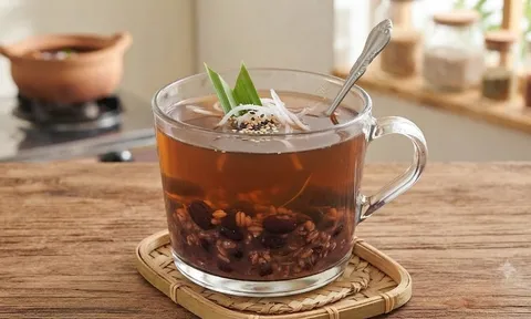 Cách làm trà gạo lứt đậu đen: Bí quyết "trẻ hóa", eo thon cho phái đẹp