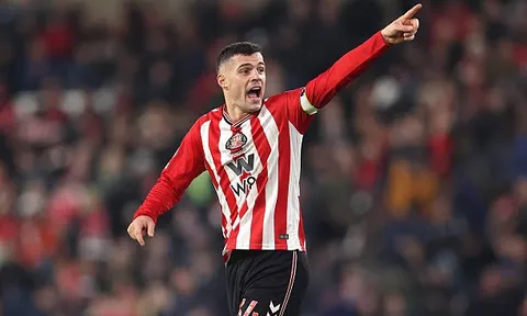 Kế hoạch tái hợp Xhaka của Xabi Alonso đã phá sản