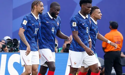 Deschamps đang vẽ nên kiệt tác mới cùng bóng đá Pháp