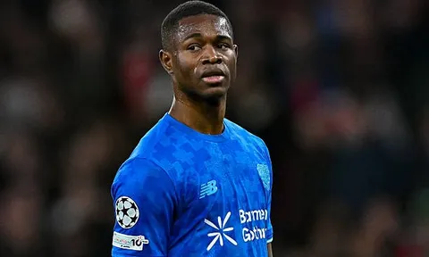 Arsenal và Newcastle tranh giành Kofane