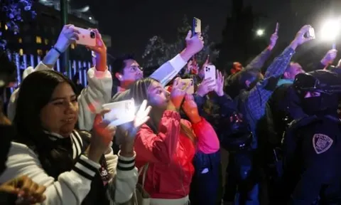 Lộ địa điểm đóng quân, tuyển Anh bị fan Mexico bủa vây