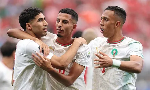 Hakimi kiến tạo, Morocco vượt mặt Canada để giành vé vào tứ kết World Cup