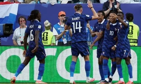 Pháp vượt qua bài kiểm tra khó nhất World Cup trước Paraguay
