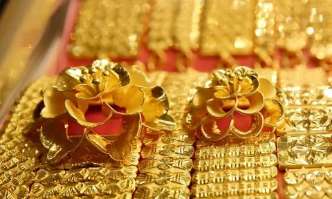 Giá vàng hôm nay 5.7.2026: Tăng nóng cả tuần, tại sao người mua vẫn lỗ?
