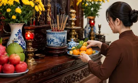 Thắp hương xong đừng để quá lâu: 3 thứ nên hạ sớm