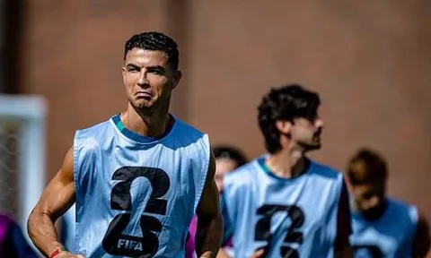 Ronaldo đáp trả gay gắt phóng viên trước trận gặp Tây Ban Nha