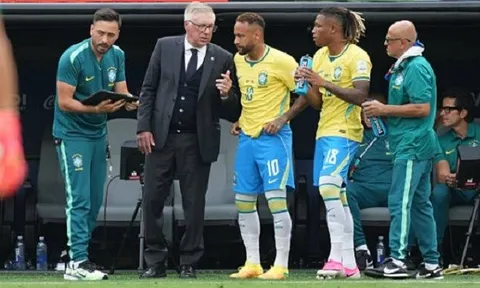 Nhật ký World Cup 2026 tối 6/7: Báo chí Brazil chỉ trích Carlo Ancelotti; Huyền thoại Mexico chê tuyển Anh thắng rùa