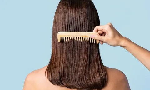 5 nguyên nhân khiến tóc rụng nhiều hơn vào mùa hè, không chỉ do thiếu dưỡng chất