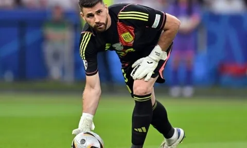 Unai Simon phá kỷ lục giữ sạch lưới tại World Cup