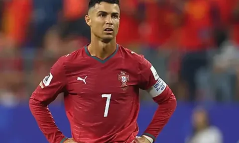 Rooney ủng hộ BĐN thoát khỏi cái bóng của Ronaldo