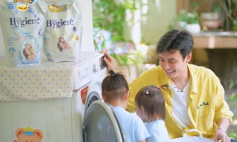 Ba Tuấn Dương rủ hai nhóc tỳ cùng “khui” bí mật sạch thơm cực đỉnh của mẹ Lucie
